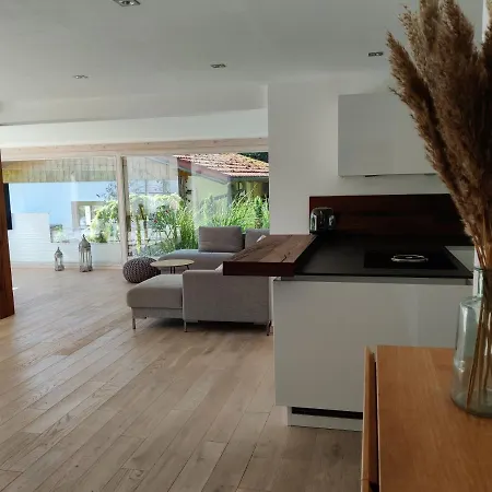 Chesa Lai Apartment *
